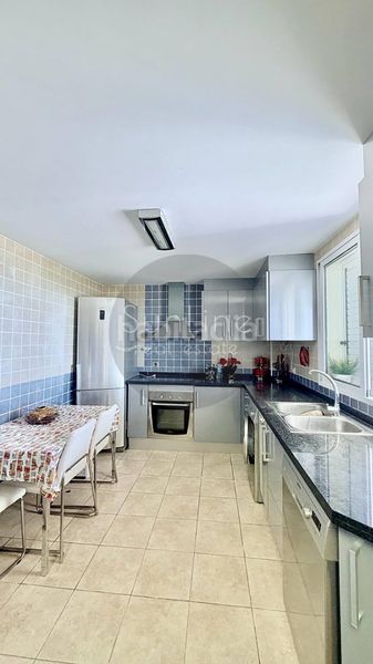 Foto fb22c9d2-6bdd-4cd0-9b62-3189e4a78148. Casa amb aparcament a Cumbres de Calicanto Torrent