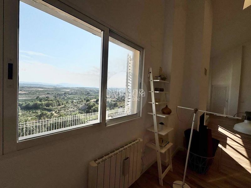 Foto b351a485-d91b-4da0-8292-cc586076492d. Casa amb aparcament piscina a Cumbres de Calicanto Torrent