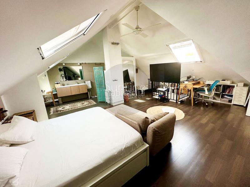 Foto 7002a999-908d-4e05-bf01-2f8f1ef6ba1b. Zweistöckige wohnung mit pool in Aiora Valencia