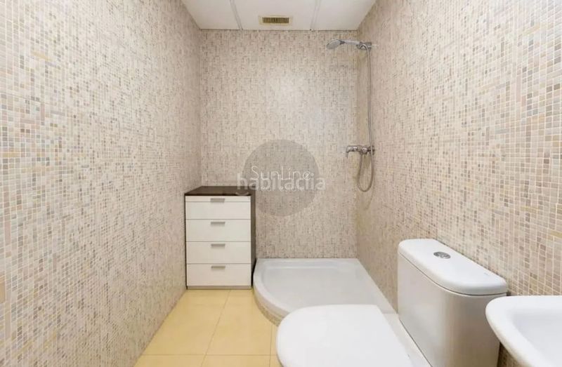 Foto e7f62d42-8442-45ae-a408-6be83d13b367. Pis amb piscina a Parc Central Torrent