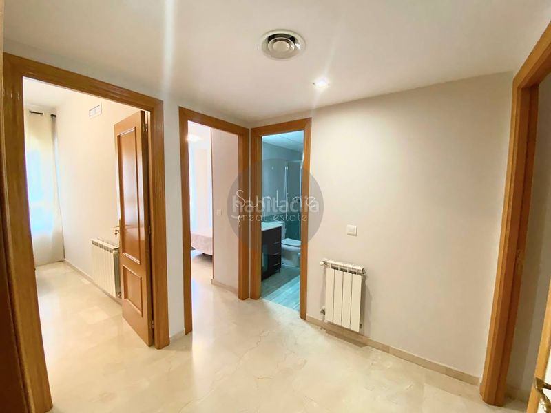 Foto 0d1d1e55-3e5a-4bfb-b079-cf1b0bbfa277. Rent flat with parking pool in Trinitat Valencia