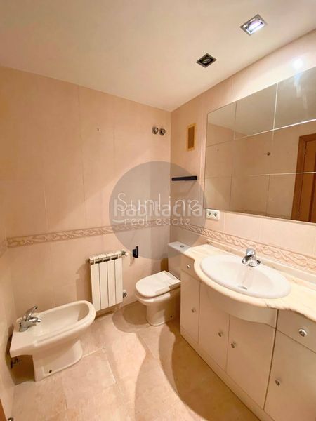 Foto b580175a-3c4b-4e77-be47-4a41d459aeda. Rent flat with parking pool in Trinitat Valencia