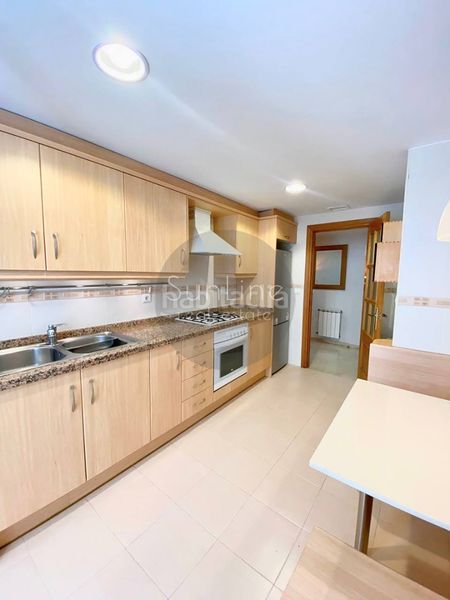 Foto dfd0b36a-2128-4b0b-a6e5-b0d879b24725. Rent flat with parking pool in Trinitat Valencia