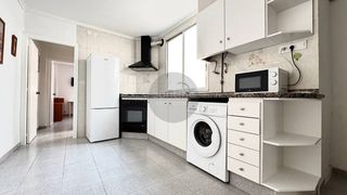 Etagenwohnung  Carrera de la fonteta de sant llu�s. Venta de piso de tres dormitorios en quatre carreres, cerca de l