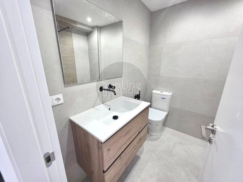 Foto cb8ee366-38f8-4d80-b5ff-bb3bfd163dc4. Rent flat with heating parking in Aiora Valencia