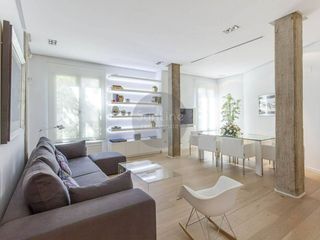 Miete Etagenwohnung  Gran via del marqués del túria. Alquiler de piso de lujo con techos altos y diseño exclusivo en