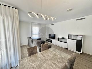 Location Appartement  Carrer de suissa. Alquiler de piso moderno y luminoso con piscina en la azotea jun