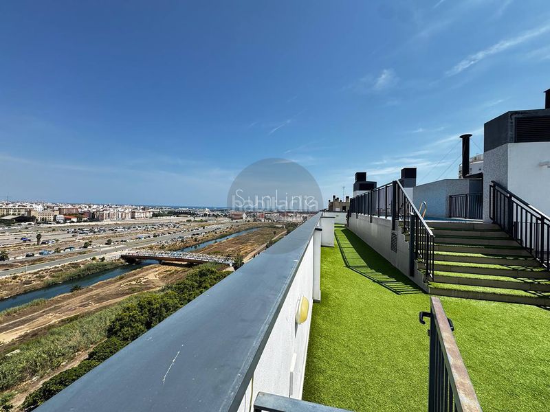 Foto 55c3842a-00be-443d-8b55-9c24ffb60b1f. Rent flat with parking pool in La Punta Valencia