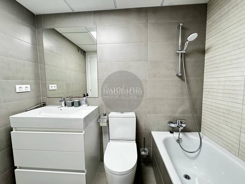 Foto cb4f3582-3ef7-42af-99e7-6ac31267a7d7. Rent flat with parking pool in La Punta Valencia