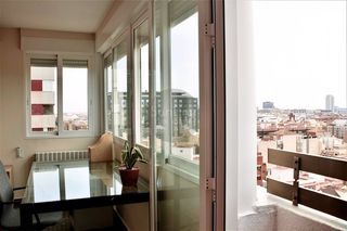 Affitto Appartamento  Carrer d'amadeu de savoia. Alquiler de piso moderno con terraza y piscina en valencia