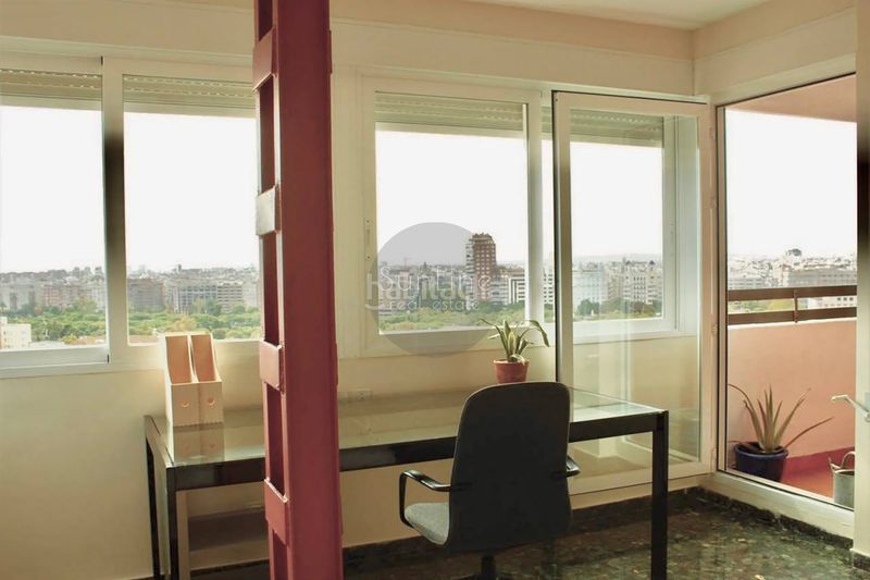 Foto 01ccc5c5-6a70-49ed-bd35-0e1ecffee4da. Rent flat with parking in Exposició Valencia