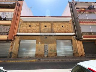 Casa  Carrer benito perez galdos. Venta de edificio de 527 m² con potencial para 13 viviendas en s