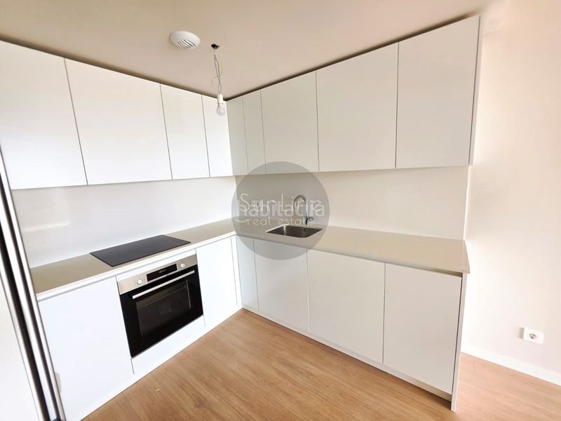 Foto 24ca4410-775e-40dd-8094-d85c1557c339. Rent flat with parking pool in Russafa Valencia
