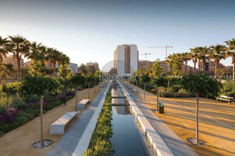 Foto 3de1ea6f-731c-4878-b111-959300c6972f. Rent flat with parking pool in Russafa Valencia