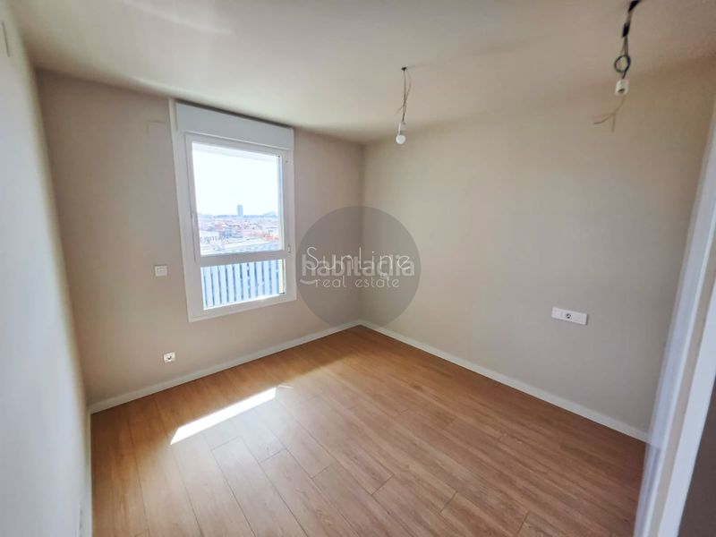 Foto 7b4b60d7-65fb-4bbc-abf9-af1ecbb67923. Rent flat with parking pool in Russafa Valencia