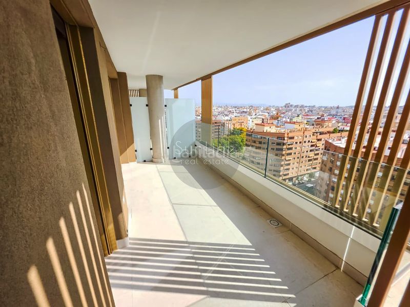 Foto 8c791ca9-e591-4180-847a-e900944b67df. Rent flat with parking pool in Russafa Valencia