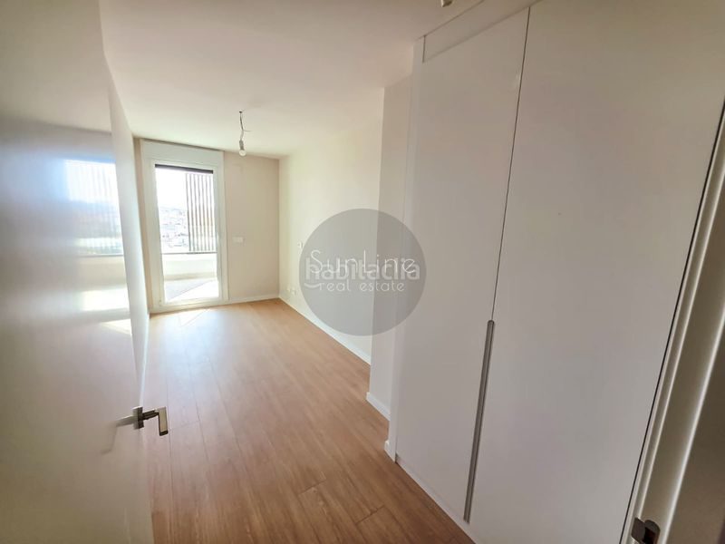 Foto d345e19c-3017-400b-be72-c16c2ef33ef5. Rent flat with parking pool in Russafa Valencia