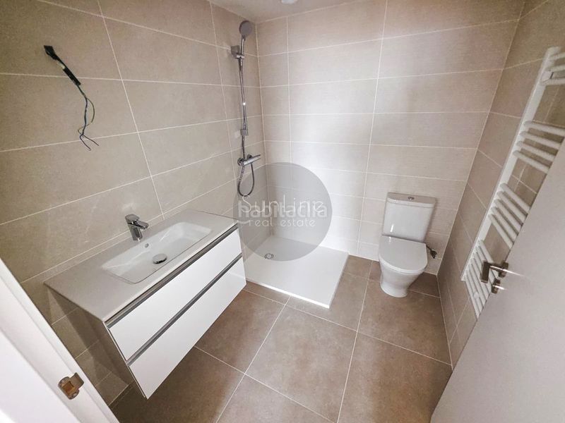 Foto 4dbeff9a-4fdf-405f-800b-7457bf3145ea. Location appartement avec piscine dans Russafa Valencia
