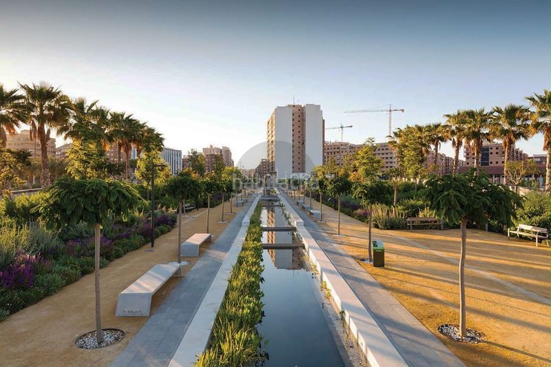 Foto b578463c-6e60-406d-a7df-4bcd9c062a9d. Location appartement avec piscine dans Russafa Valencia