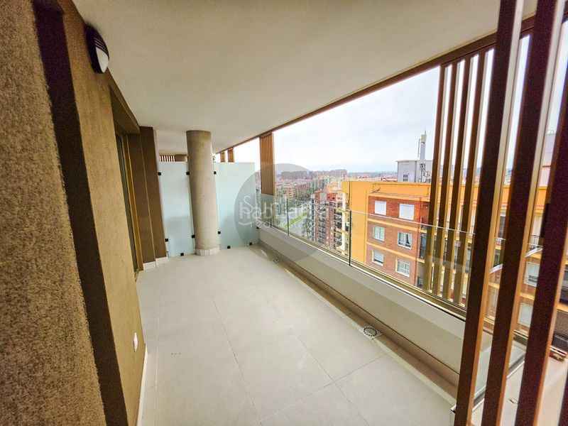 Foto bed7a8e1-25d0-4e34-965d-a39a1b967937. Location appartement avec piscine dans Russafa Valencia