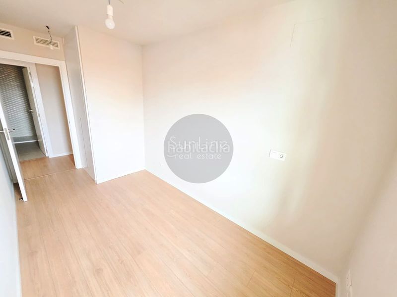 Foto 3e873476-2385-44cf-bd63-eb6c8ac5b1a6. Rent flat with pool in Russafa Valencia