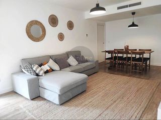 Location Appartement  Avinguda de peris i valero. Alquiler de piso de 125 m² con 4 dormitorios, garaje y balcón