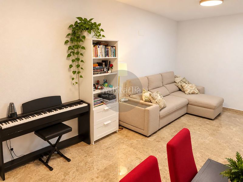 Foto add6e990-751d-4f24-b127-4795fe542c14. Flat with parking pool in Valterna Paterna