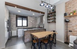 Casa adossada  Carrer de pere delmonte i hurtado. En valencia