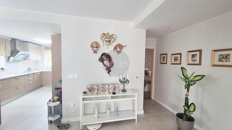 Foto 0f140a3c-aeb4-4252-ab48-3aa00d73ffc9. Casa amb aparcament a Entrepinos Eliana (l´)