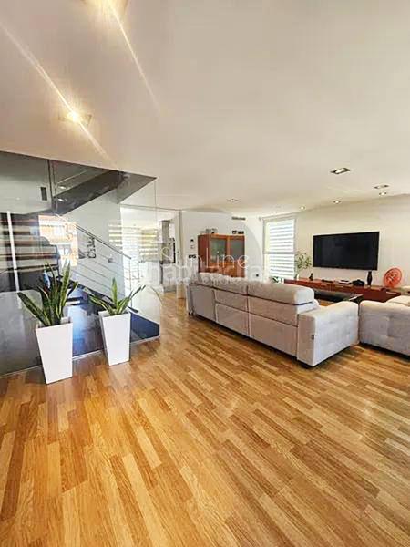 Foto 5b9bd55c-2295-4b00-81c2-d8228efff8ef. Casa adossada amb aparcament a Nuevo Centro Sagunt