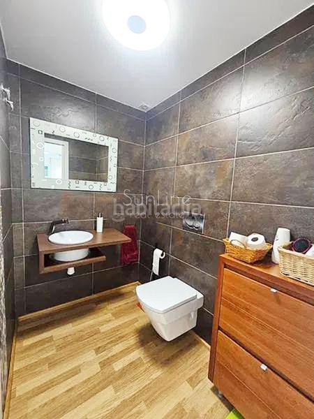 Foto a5d284dd-3831-405c-a288-fdd9e1c229e3. Casa adossada amb aparcament a Nuevo Centro Sagunt