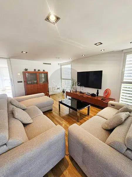 Foto b9554a26-b91a-4f0f-8438-c9f137d462ce. Casa adossada amb aparcament a Nuevo Centro Sagunt