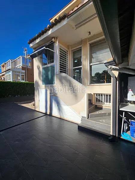 Foto e4fa71c2-e4e3-43ac-9f96-cc7cdd261b70. Casa adossada amb aparcament a Nuevo Centro Sagunt