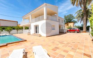 Casa en El Palmar - Los Molinos. Villa en venta en denia