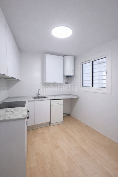 Foto 9a3e5fdf-9b7e-4c10-84ba-828086c504f9. Pis a Sants Barcelona