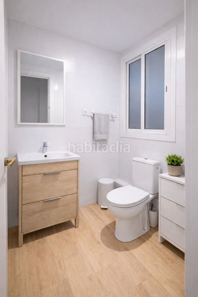 Foto acf73284-5598-493f-bc1e-f02ffbc14b72. Pis a Sants Barcelona