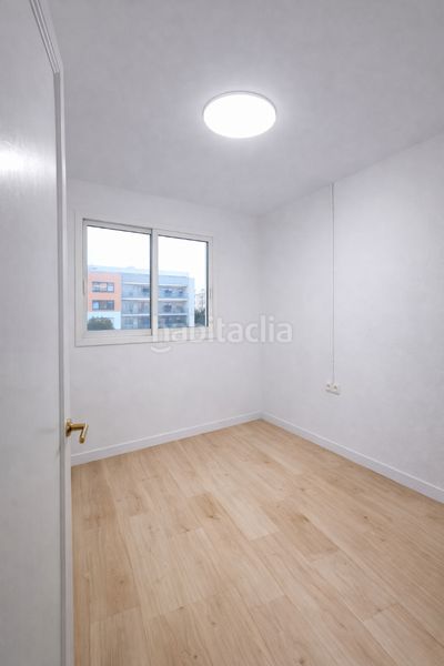 Foto fa3cc6a4-fe6d-4fce-8125-f07c0e488681. Pis a Sants Barcelona