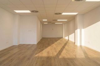 Oficina  Avinguda del mestre rodrigo 45. Oficina en venta a estrenar