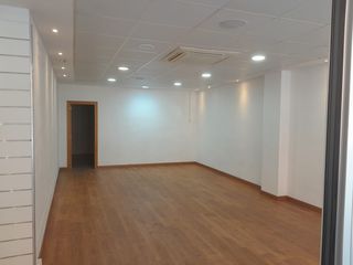Local Comercial  Carrer pizarro. Excelente bajo comercial de 82 m² en quart de poblet – parquet,