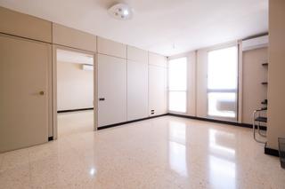 Rent Business premise in Carrer d'argentona 63. Oficina equipada de 145 m² en el centro de mataró