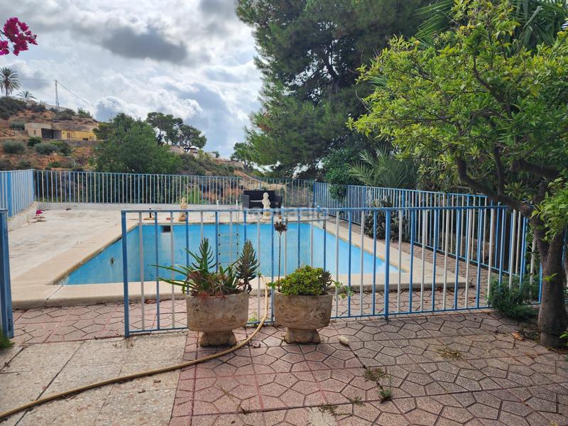 Foto d43f54c5-c745-4f98-b552-88fedbeb3f1f. Chalet en Crevillente