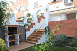 Lloguer Casa adossada  Carrer terol. Chalet adosado en castelldefels