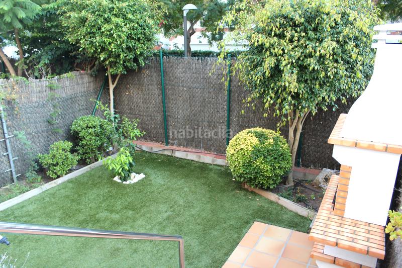 Foto a2789452-3b0b-4eab-85d9-99fe7d15b0ba. Lloguer casa adossada amb xemeneia calefacció aparcament a Castelldefels