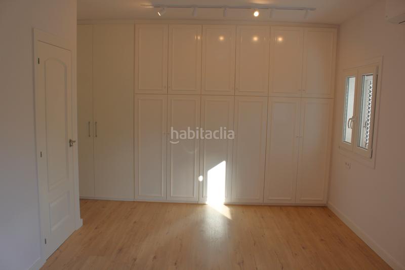 Foto bb37ee12-bb37-4c8b-98da-656eb0cb3807. Location maison jumelée avec cheminée chauffage parking dans Castelldefels