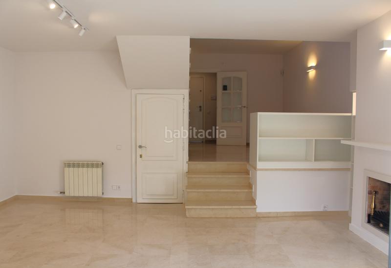 Foto d3dcea41-4f0a-4345-bdbf-518073ff15a4. Location maison jumelée avec cheminée chauffage parking dans Castelldefels