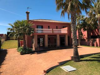 Xalet en Conil. descubre tu oasis en el corazn de conil de la frontera!