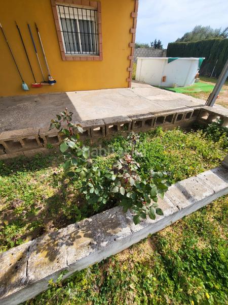 Foto 00216808-ef3d-4b64-b038-ae75125fbfcb. Casa aparellada amb xemeneia calefacció aparcament piscina a Medina Sidonia