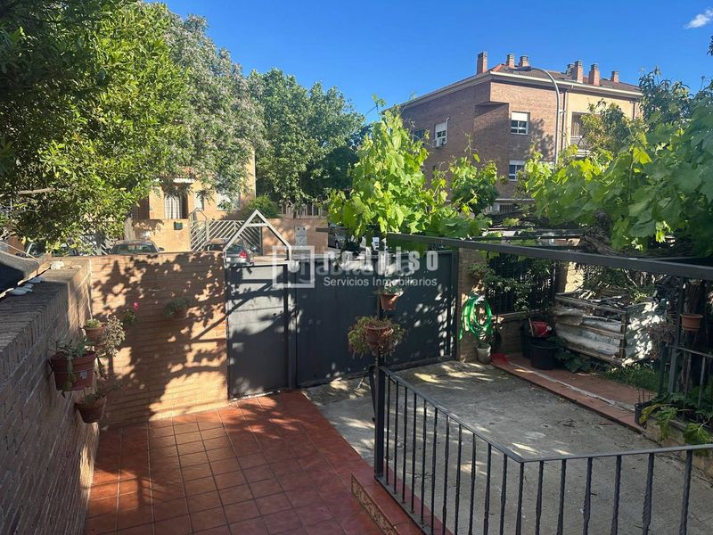 Foto 1b5da7ff-90b8-48f4-aba9-68d35f9b0bb4. Chalet en Bulevar-Plaza Castilla Azuqueca de Henares