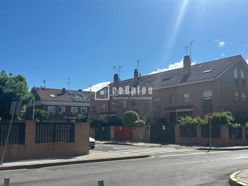 Foto 2b355af5-1a65-4185-b41b-2927d57424ba. Chalet en Bulevar-Plaza Castilla Azuqueca de Henares