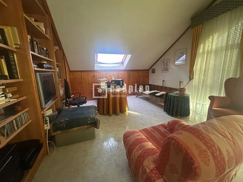 Foto 3d17ccfe-0c7a-453c-956b-3a71b7a4c543. Chalet en Bulevar-Plaza Castilla Azuqueca de Henares
